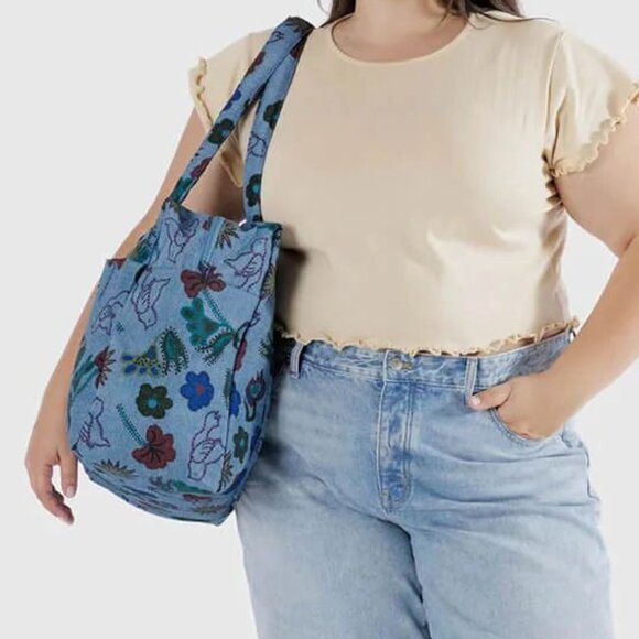 NWT Baggu Regular Cloud Carry-on - Digital Denim Birds - Picture 8 of 8